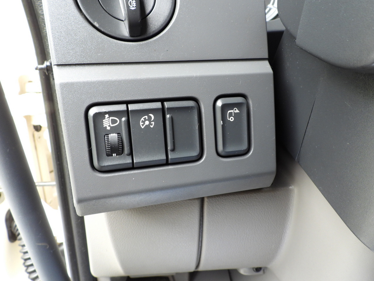 Tipper van DAF LF 180 THREE-WAY TIPPER CRUISE CONTROL LED LIGHTS AUTOMATIC TRANSMISSION  TWIN WHEELS AIR CONDITIONING  180HP: picture 35