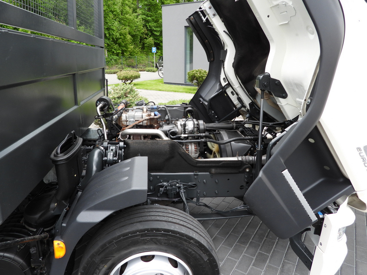 Tipper van DAF LF 180 THREE-WAY TIPPER CRUISE CONTROL LED LIGHTS AUTOMATIC TRANSMISSION  TWIN WHEELS AIR CONDITIONING  180HP: picture 30
