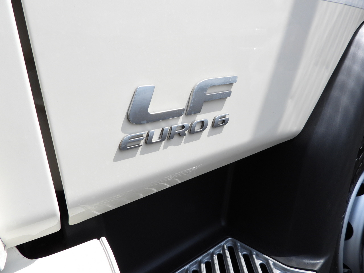 Tipper van DAF LF 180 THREE-WAY TIPPER CRUISE CONTROL LED LIGHTS AUTOMATIC TRANSMISSION  TWIN WHEELS AIR CONDITIONING  180HP: picture 22