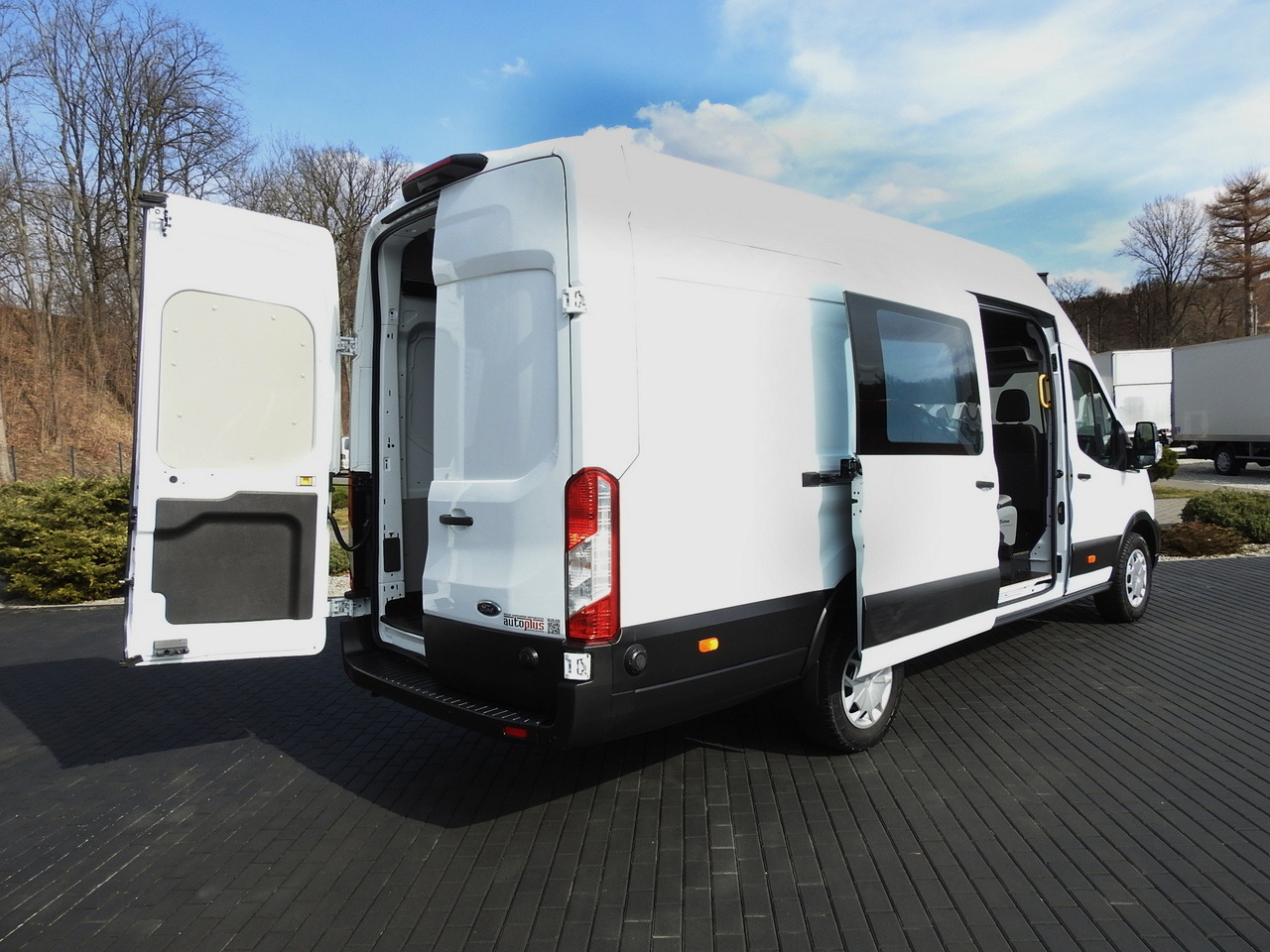 FORD TRANSIT BOX DELIVERY VAN 6 SEATS CRUISE CONTROL LED LIGHTS AIR CONDITIONING 180HP - Panel van: picture 3 FORD TRANSIT BOX DELIVERY VAN 6 SEATS CRUISE CONTROL LED LIGHTS AIR CONDITIONING 180HP - Panel van: picture 3