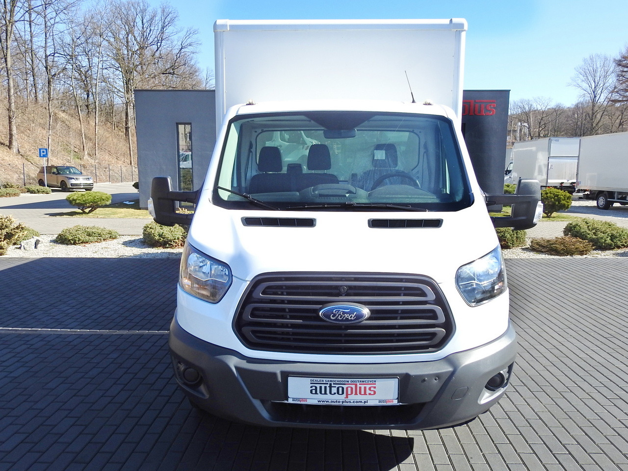 FORD TRANSIT BOX LIFT 8 PALLETS TWIN WHEELS AIR CONDITIONING 130HP - Box van: picture 5 FORD TRANSIT BOX LIFT 8 PALLETS TWIN WHEELS AIR CONDITIONING 130HP - Box van: picture 5