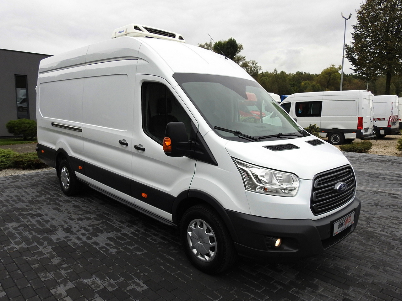 FORD TRANSIT REFRIGERATOR VAN 0*C HEATING FUNCTION POWER SUPPLY 230V CRUISE CONTROL NAVIGATION AIR CONDITIONING LED LIGHTS 130HP - Refrigerated van: picture 4 FORD TRANSIT REFRIGERATOR VAN 0*C HEATING FUNCTION POWER SUPPLY 230V CRUISE CONTROL NAVIGATION AIR CONDITIONING LED LIGHTS 130HP - Refrigerated van: picture 4