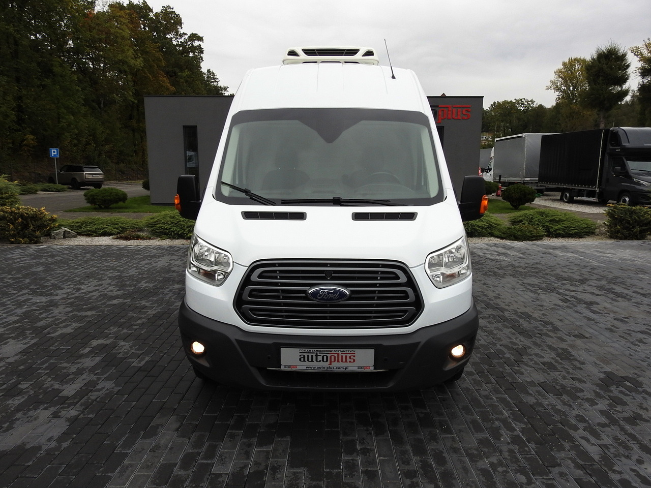FORD TRANSIT REFRIGERATOR VAN 0*C HEATING FUNCTION POWER SUPPLY 230V CRUISE CONTROL NAVIGATION AIR CONDITIONING LED LIGHTS 130HP - Refrigerated van: picture 5 FORD TRANSIT REFRIGERATOR VAN 0*C HEATING FUNCTION POWER SUPPLY 230V CRUISE CONTROL NAVIGATION AIR CONDITIONING LED LIGHTS 130HP - Refrigerated van: picture 5
