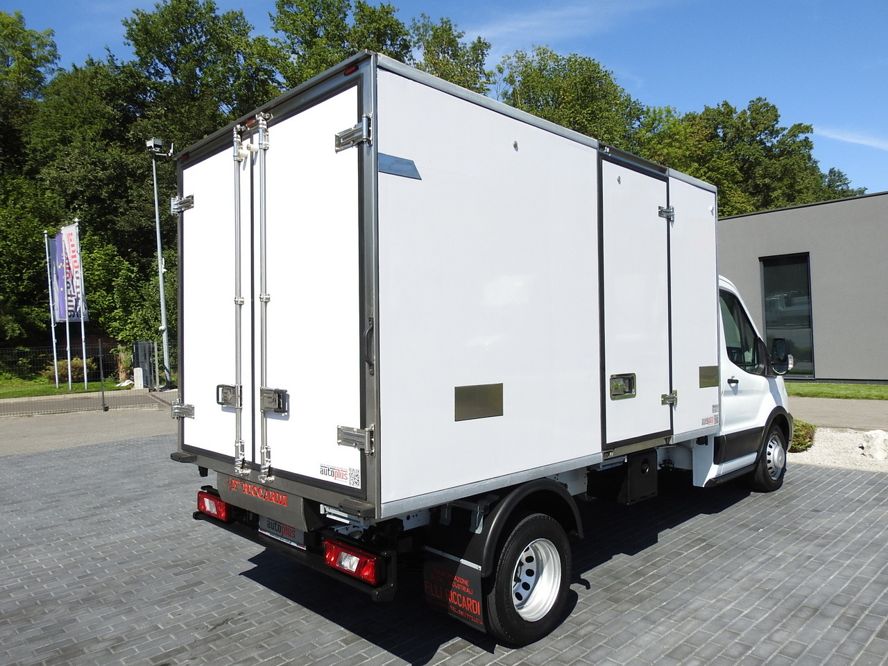 FORD TRANSIT REGRIGERATOR BOX 0*C POWER SUPPLY 230V CRUISE CONTROL AIR CONDITIONING TWIN WHEELS 170HP on lease FORD TRANSIT REGRIGERATOR BOX 0*C POWER SUPPLY 230V CRUISE CONTROL AIR CONDITIONING TWIN WHEELS 170HP: picture 13 FORD TRANSIT REGRIGERATOR BOX 0*C POWER SUPPLY 230V CRUISE CONTROL AIR CONDITIONING TWIN WHEELS 170HP on lease FORD TRANSIT REGRIGERATOR BOX 0*C POWER SUPPLY 230V CRUISE CONTROL AIR CONDITIONING TWIN WHEELS 170HP: picture 13