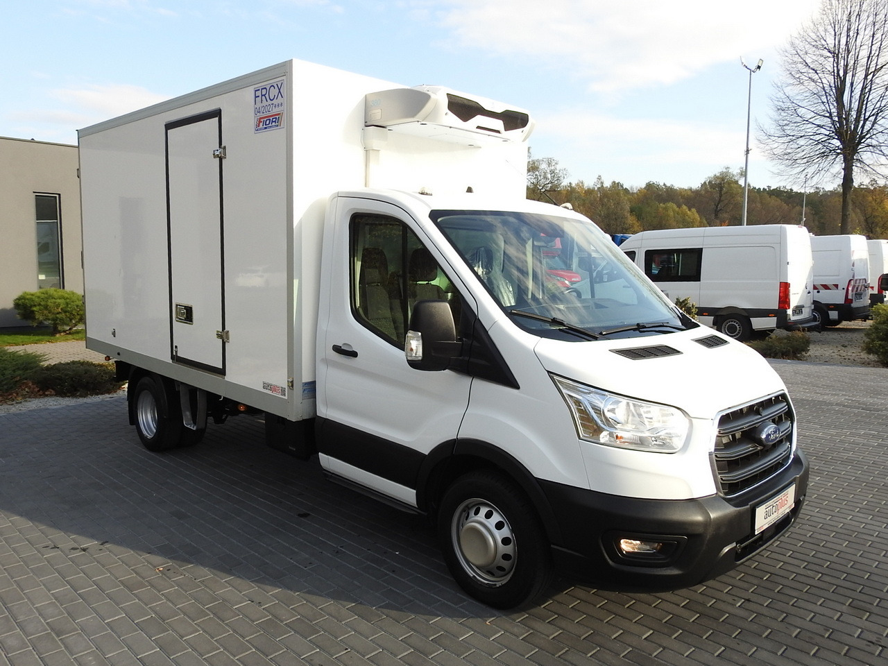 FORD TRANSIT REGRIGERATOR BOX -10*C POWER SUPPLY 230V CRUISE CONTROL AIR CONDITIONING LED LIGHTS PNEUMATICS TWIN WHEELS 130HP - Refrigerated van: picture 4 FORD TRANSIT REGRIGERATOR BOX -10*C POWER SUPPLY 230V CRUISE CONTROL AIR CONDITIONING LED LIGHTS PNEUMATICS TWIN WHEELS 130HP - Refrigerated van: picture 4