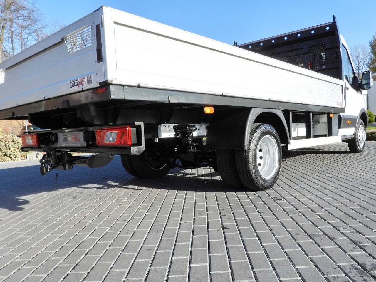 Flatbed van FORD TRANSIT STAKE BODY 8 PALLETS TWIN WHEELS AIR CONDITIONING 155HP: picture 22 Flatbed van FORD TRANSIT STAKE BODY 8 PALLETS TWIN WHEELS AIR CONDITIONING 155HP: picture 22