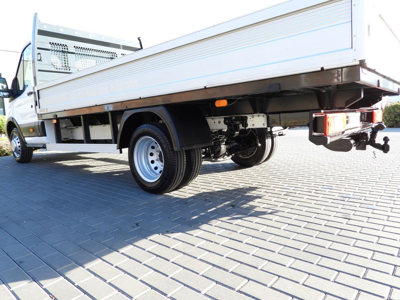 Flatbed van FORD TRANSIT STAKE BODY 8 PALLETS TWIN WHEELS AIR CONDITIONING 155HP: picture 15 Flatbed van FORD TRANSIT STAKE BODY 8 PALLETS TWIN WHEELS AIR CONDITIONING 155HP: picture 15