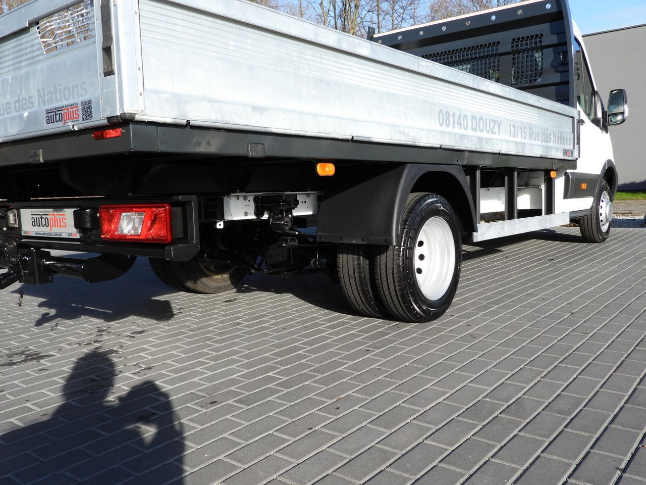 Flatbed van FORD TRANSIT STAKE BODY 8 PALLETS TWIN WHEELS AIR CONDITIONING 155HP: picture 16 Flatbed van FORD TRANSIT STAKE BODY 8 PALLETS TWIN WHEELS AIR CONDITIONING 155HP: picture 16