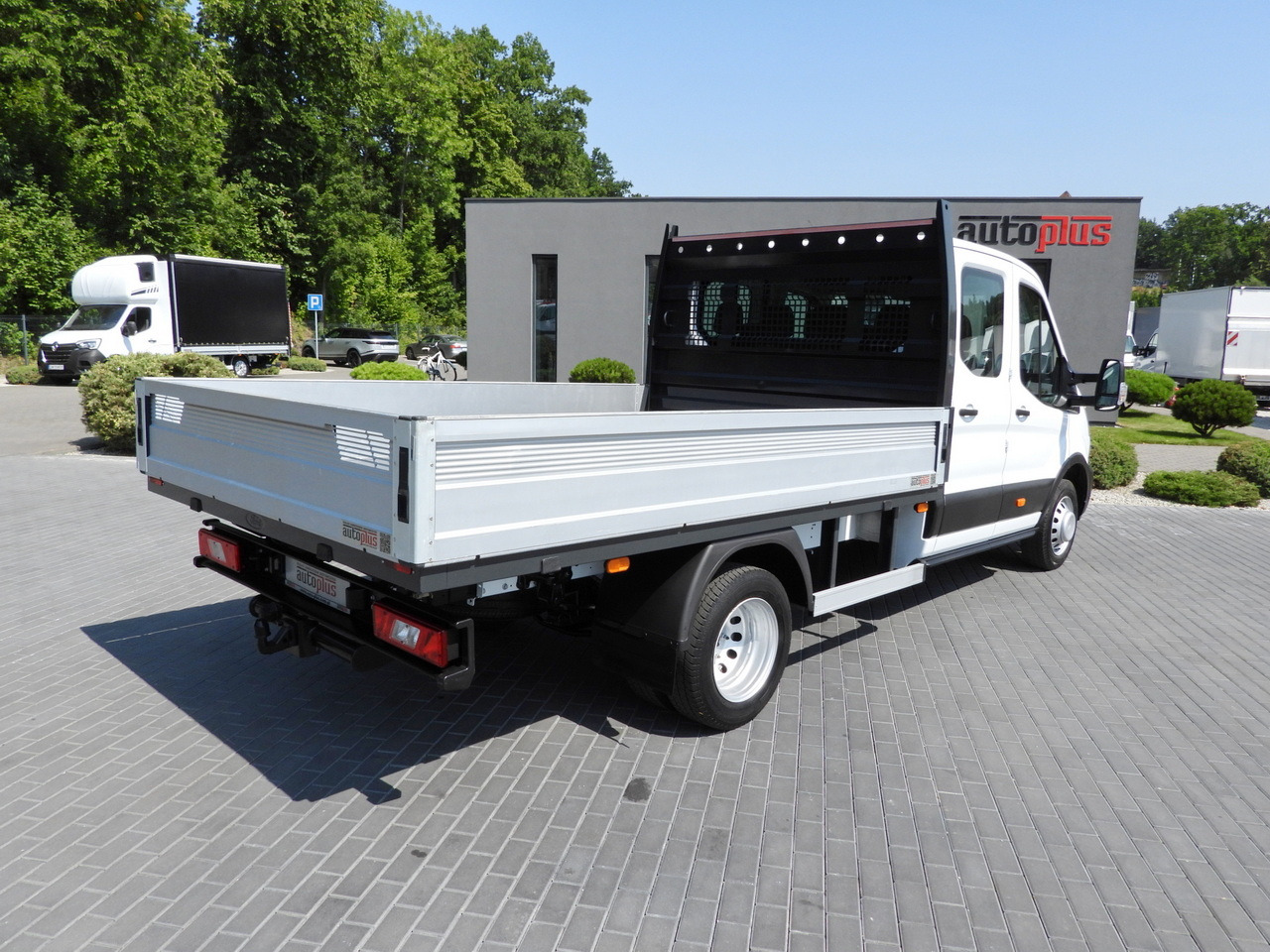 FORD TRANSIT STAKE BODY DOUBLE CABIN DOKA 7 SEATS TWIN WHEELS AIR CONDITIONING 130HP - Flatbed van: picture 3 FORD TRANSIT STAKE BODY DOUBLE CABIN DOKA 7 SEATS TWIN WHEELS AIR CONDITIONING 130HP - Flatbed van: picture 3