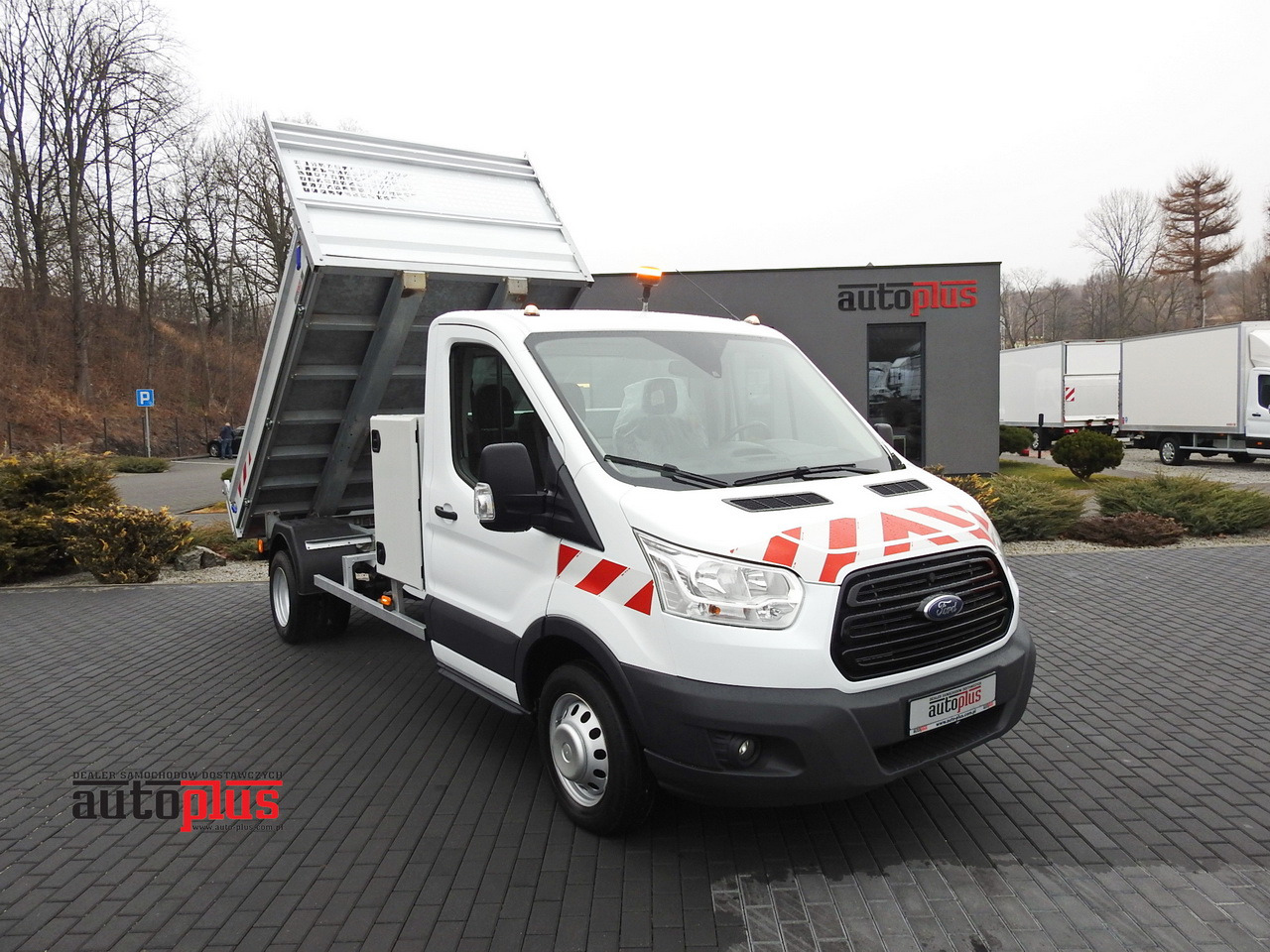 FORD TRANSIT TIPPER CRUISE CONTROL AIR CONDITIONING TWIN WHEELS 170HP - Tipper van: picture 1 FORD TRANSIT TIPPER CRUISE CONTROL AIR CONDITIONING TWIN WHEELS 170HP - Tipper van: picture 1