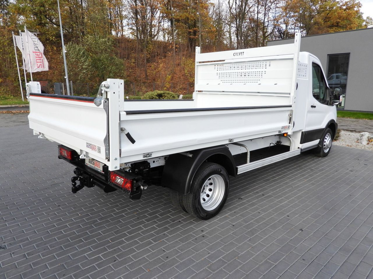 FORD TRANSIT TIPPER CRUISE CONTROL LED LIGHTS TWIN WHEELS AIR CONDITIONING 130HP - Tipper van: picture 3 FORD TRANSIT TIPPER CRUISE CONTROL LED LIGHTS TWIN WHEELS AIR CONDITIONING 130HP - Tipper van: picture 3