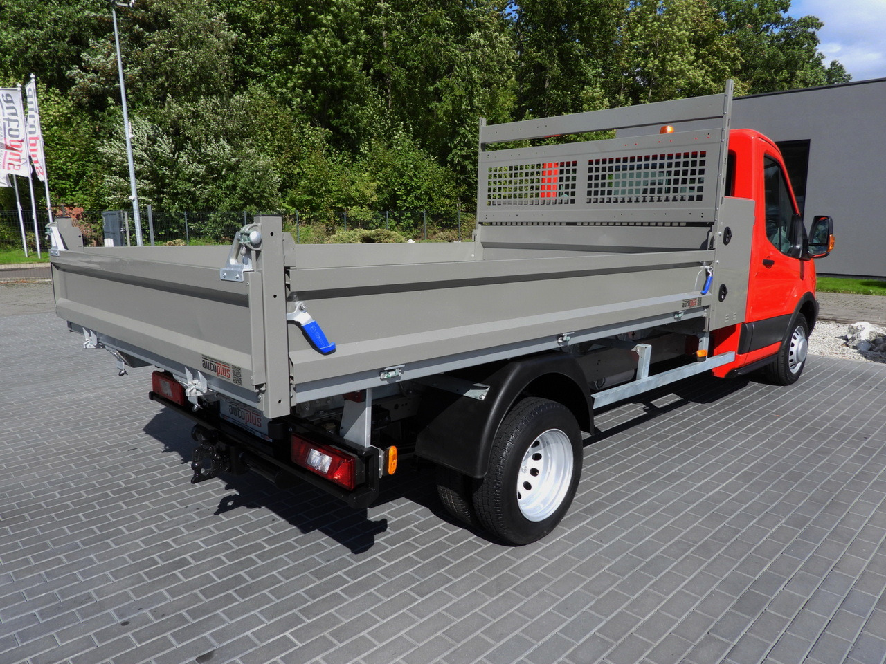 Tipper van FORD TRANSIT TIPPER CRUISE CONTROL LED LIGHTS TWIN WHEELS AIR CONDITIONING  170HP: picture 12