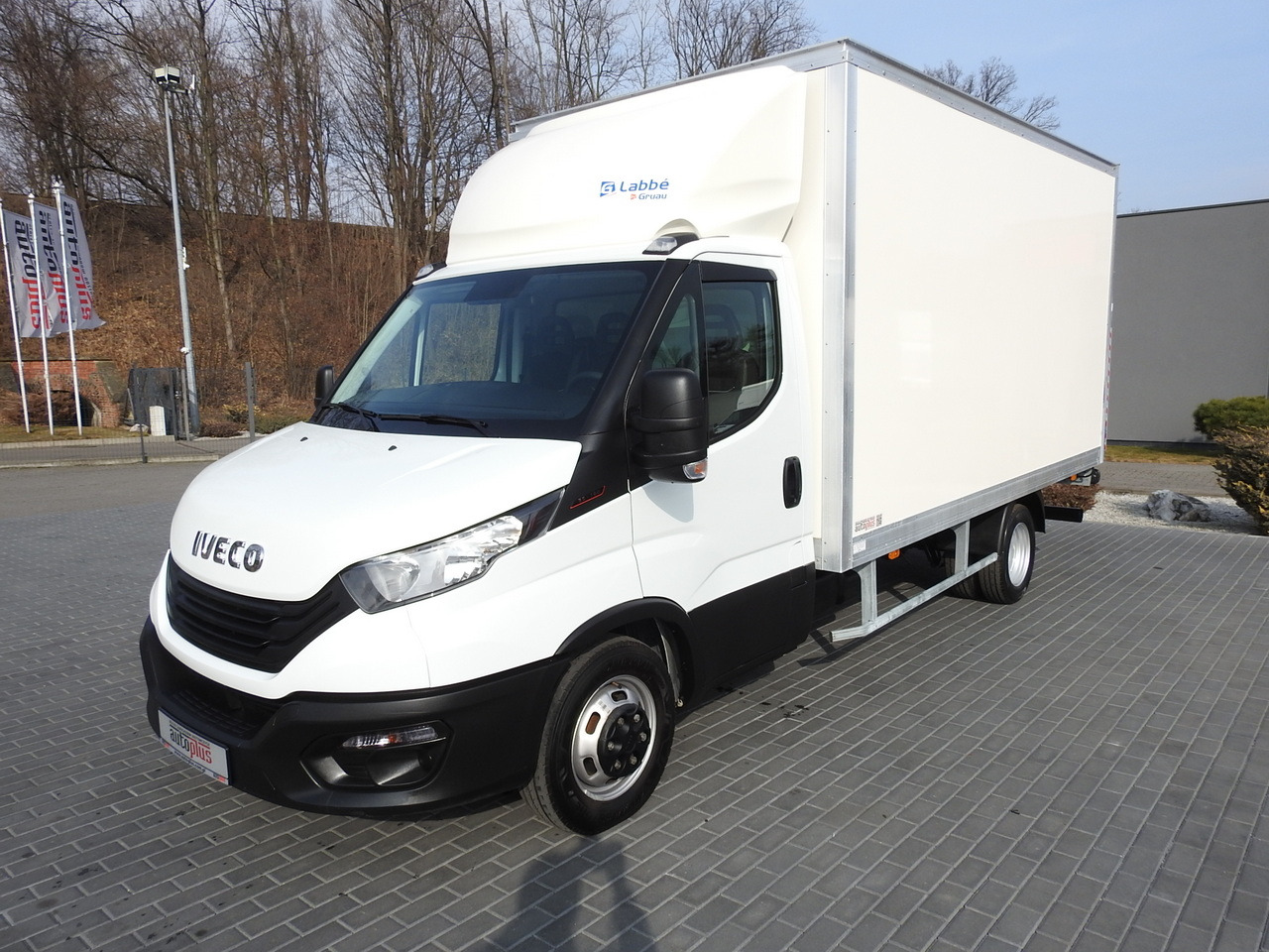 Box van IVECO DAILY 35C16 BOX LIFT 8 PALLETS CRUISE CONTROL TWIN WHEELS AIR CONDITIONING  160HP: picture 6