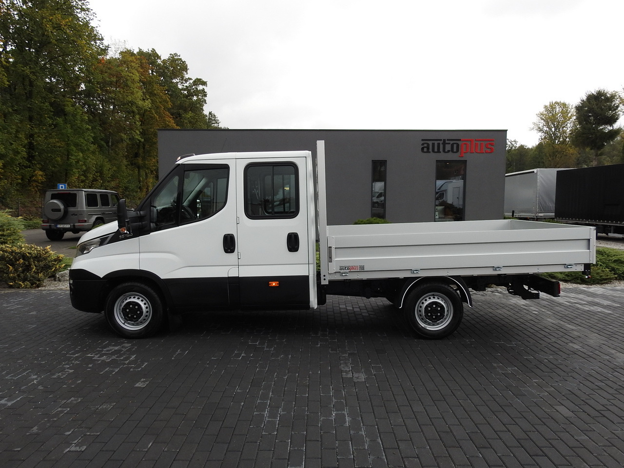 Flatbed van IVECO DAILY 35S15 STAKE BODY DOUBLE CABIN DOKA 7 SEATS AIR CONDITIONING  150HP: picture 8