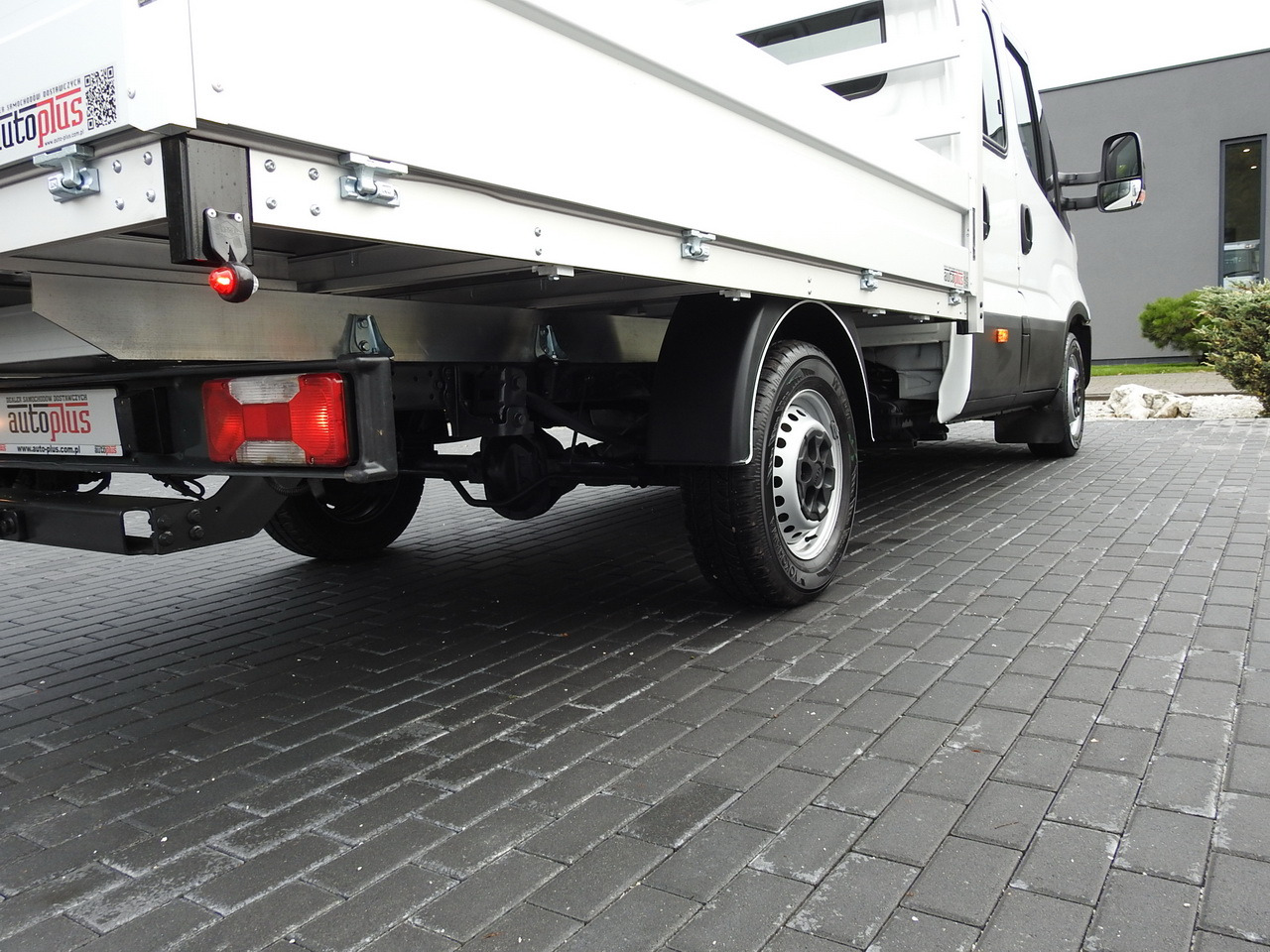Flatbed van IVECO DAILY 35S15 STAKE BODY DOUBLE CABIN DOKA 7 SEATS AIR CONDITIONING  150HP: picture 17