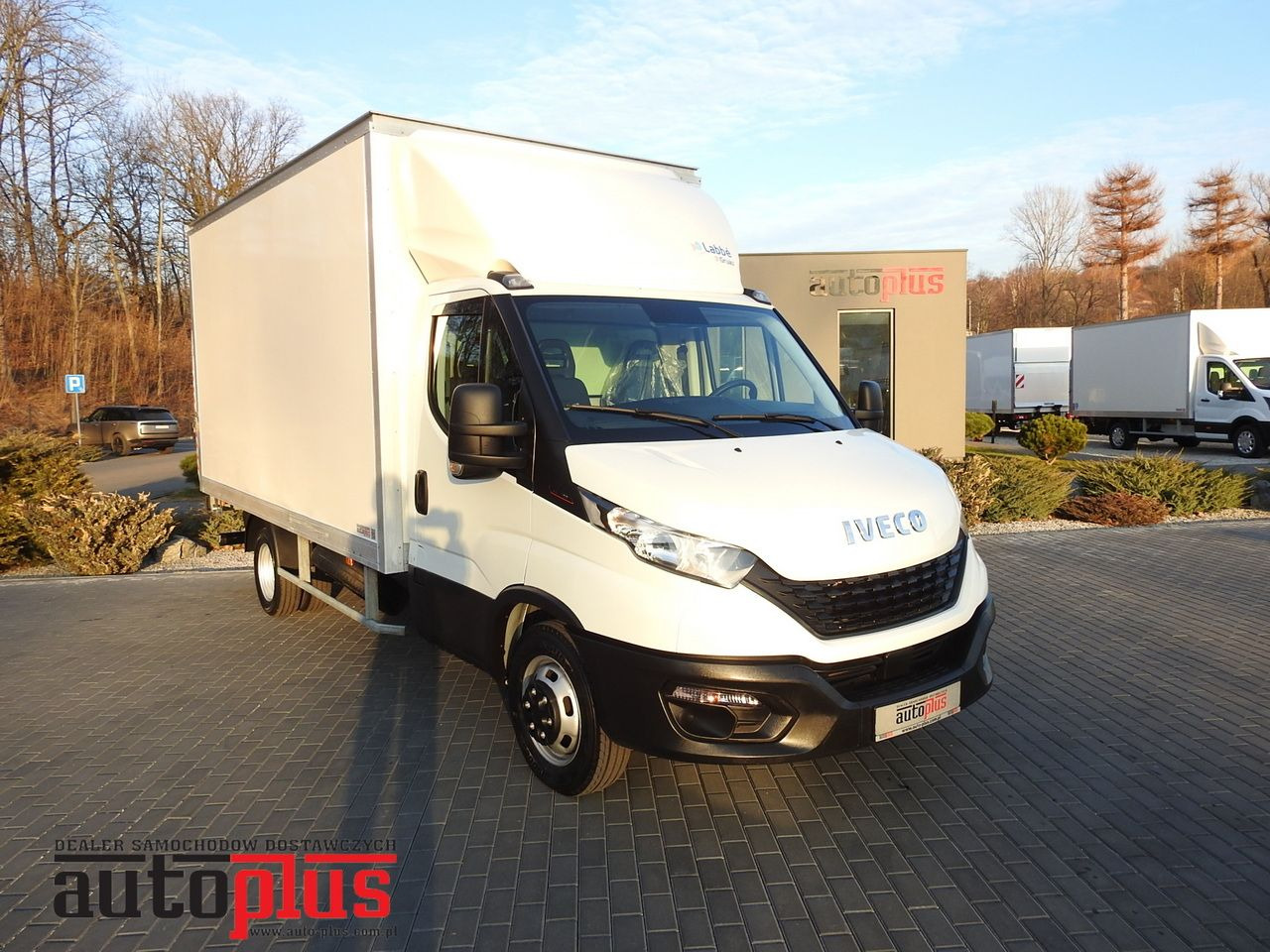 IVECO DAILY 35S16 BOX LIFT 8 PALLETS CRUISE CONTROL AIR CONDITIONING TWIN WHEELS 160HP - Refrigerated van: picture 1 IVECO DAILY 35S16 BOX LIFT 8 PALLETS CRUISE CONTROL AIR CONDITIONING TWIN WHEELS 160HP - Refrigerated van: picture 1