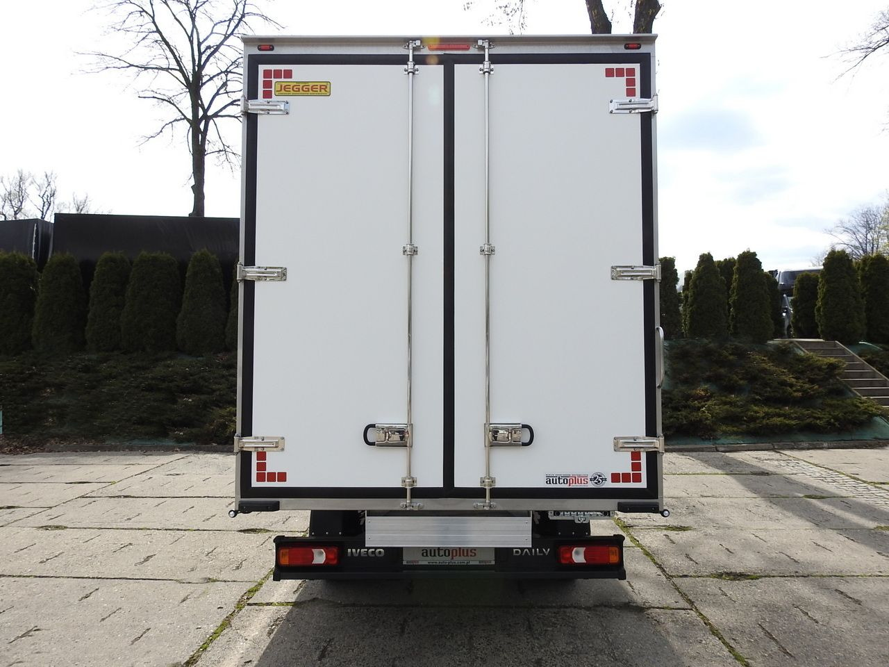 New Refrigerated van IVECO DAILY 35S16 NEW REGRIGERATOR BOX -10*C 8 PALLETS HEATING FUNCTION POWER SUPPLY 230V CRUISE CONTROL AIR CONDITIONING 160HP: picture 11