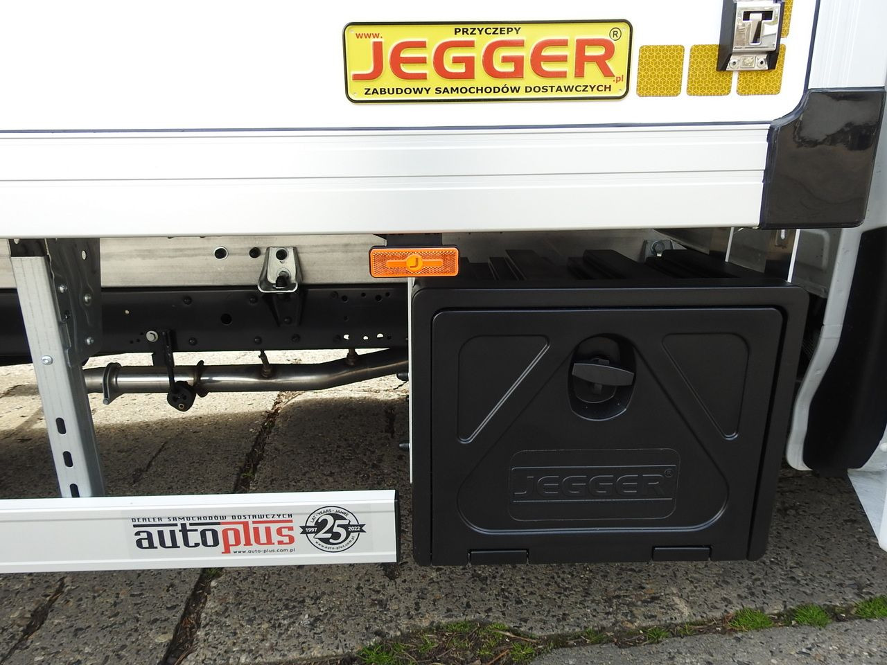 New Refrigerated van IVECO DAILY 35S16 NEW REGRIGERATOR BOX -10*C 8 PALLETS HEATING FUNCTION POWER SUPPLY 230V CRUISE CONTROL AIR CONDITIONING 160HP: picture 25