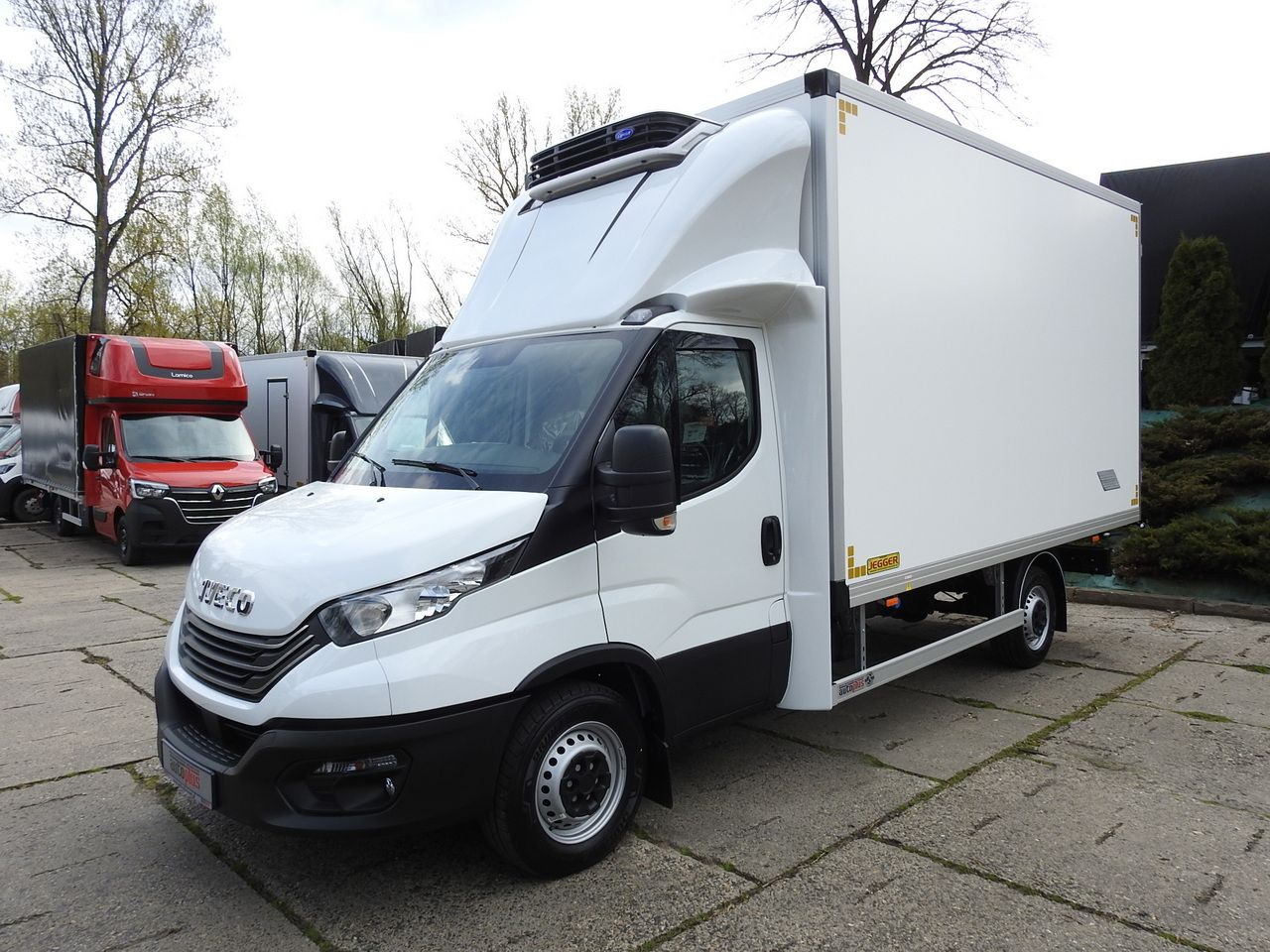 New Refrigerated van IVECO DAILY 35S16 NEW REGRIGERATOR BOX -10*C 8 PALLETS HEATING FUNCTION POWER SUPPLY 230V CRUISE CONTROL AIR CONDITIONING 160HP: picture 6
