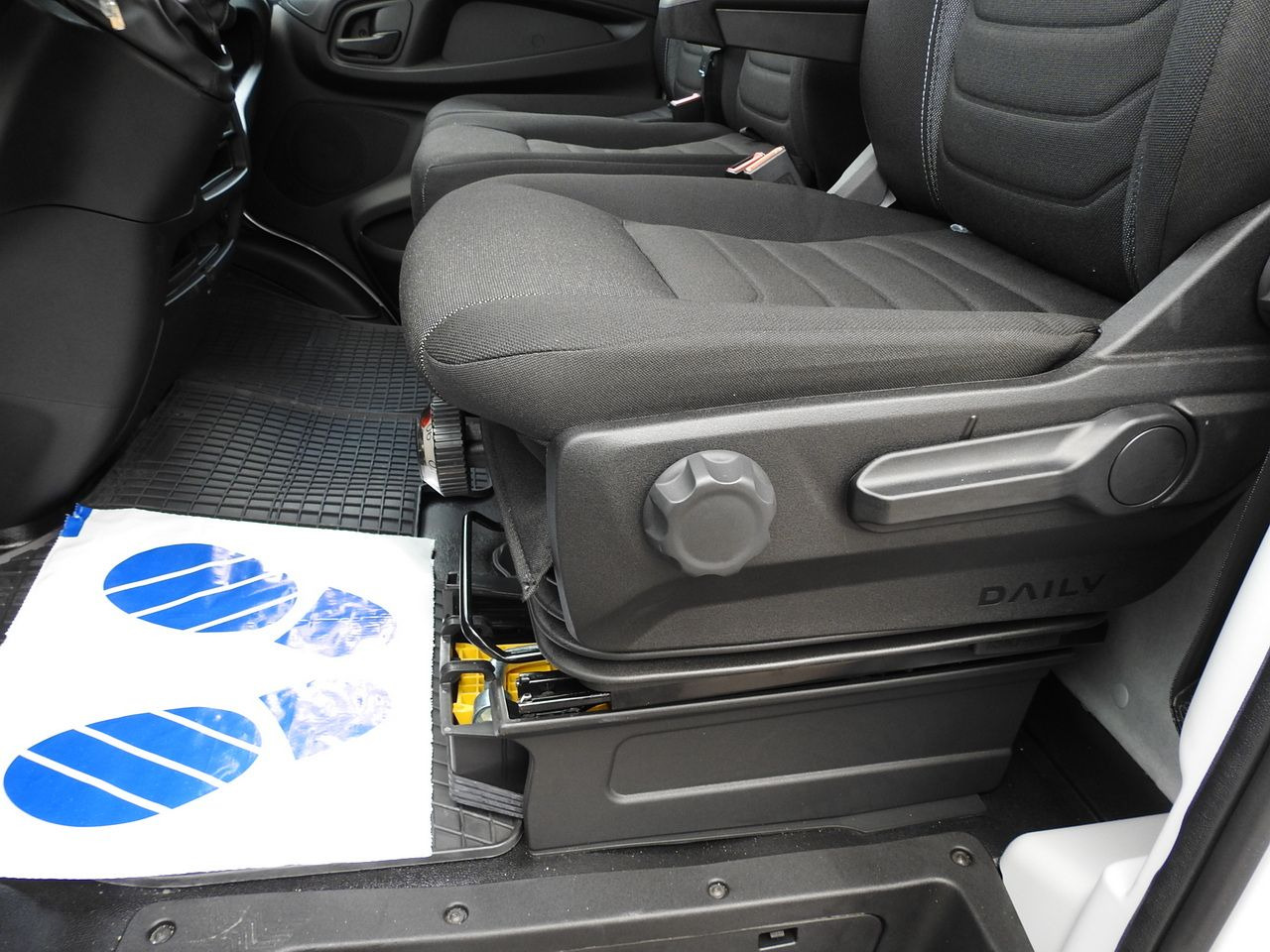 New Refrigerated van IVECO DAILY 35S16 NEW REGRIGERATOR BOX -10*C 8 PALLETS HEATING FUNCTION POWER SUPPLY 230V CRUISE CONTROL AIR CONDITIONING 160HP: picture 33
