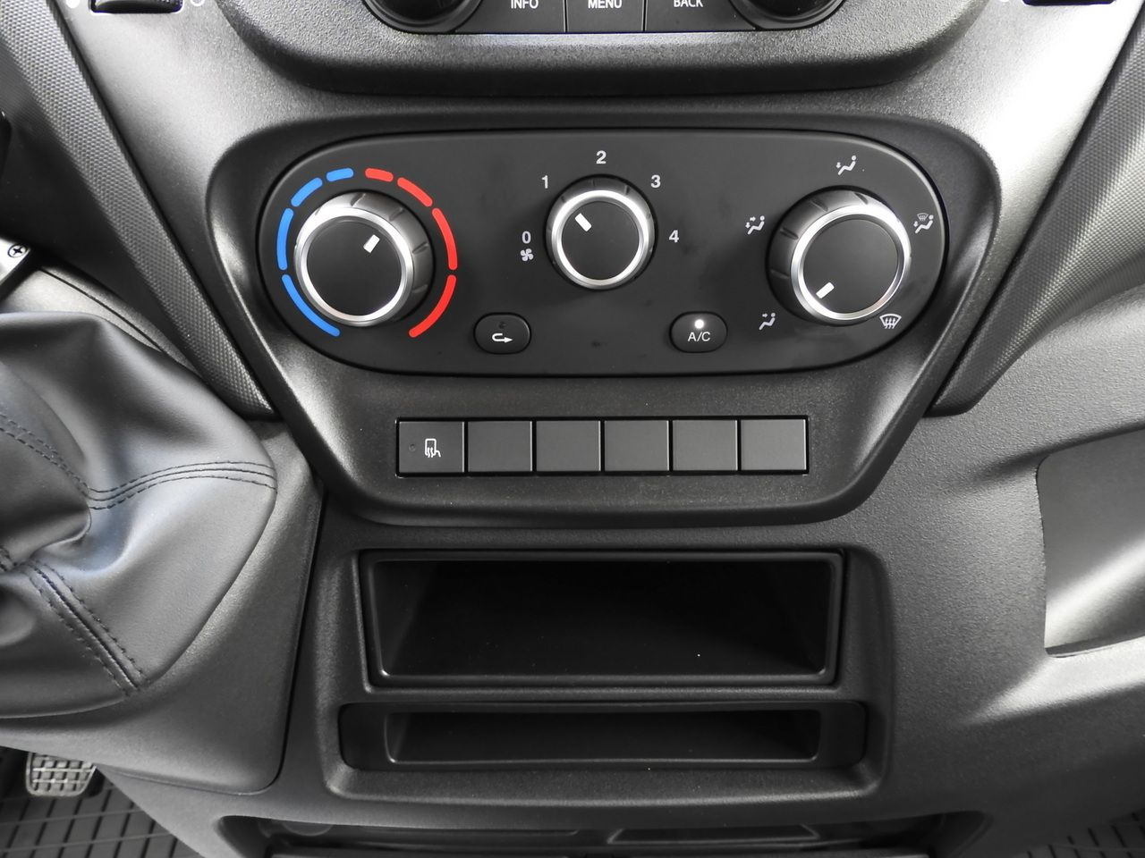 New Refrigerated van IVECO DAILY 35S16 NEW REGRIGERATOR BOX -10*C 8 PALLETS HEATING FUNCTION POWER SUPPLY 230V CRUISE CONTROL AIR CONDITIONING 160HP: picture 41