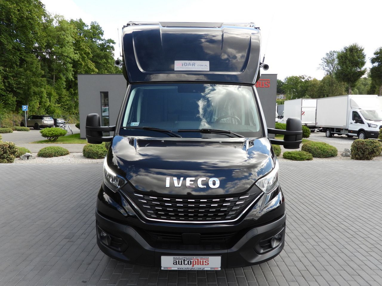 IVECO DAILY 35S18 BOX LIFT 8 PALLETS WEBASTO CRUISE CONTROL NAVIGATION LED LIGHTS PNEUMATICS AIR CONDITIONING 180HP - Box van: picture 5 IVECO DAILY 35S18 BOX LIFT 8 PALLETS WEBASTO CRUISE CONTROL NAVIGATION LED LIGHTS PNEUMATICS AIR CONDITIONING 180HP - Box van: picture 5