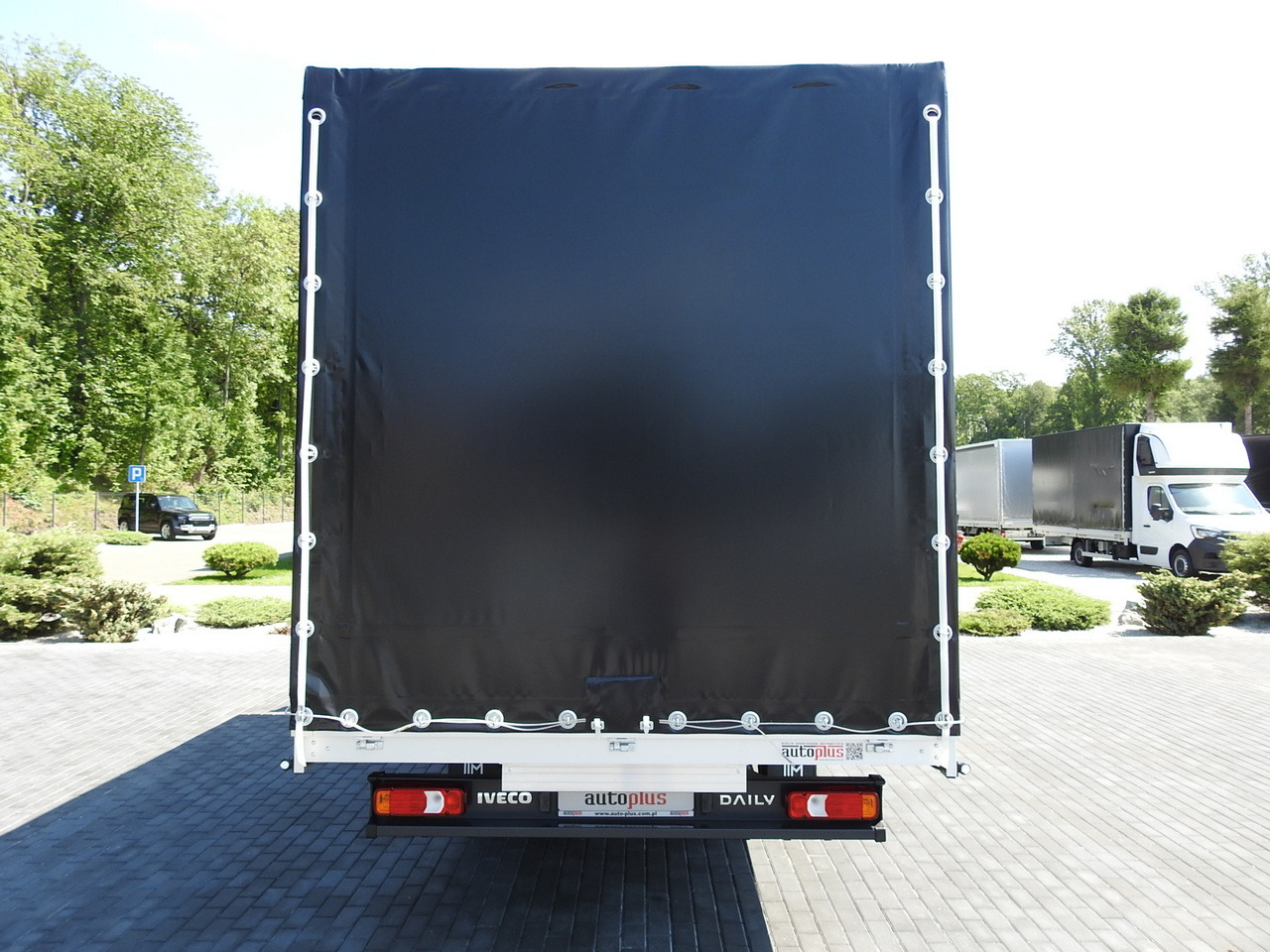 New Curtain side van IVECO DAILY 35S18 NEW TARPAULIN 8 PALLETS CRUISE CONTROL NAVIGATION LED LIGHTS AUTOMATIC TRANSMISSION HI-MATIC MANUFACTURERS WARRANTY  180HP: picture 11