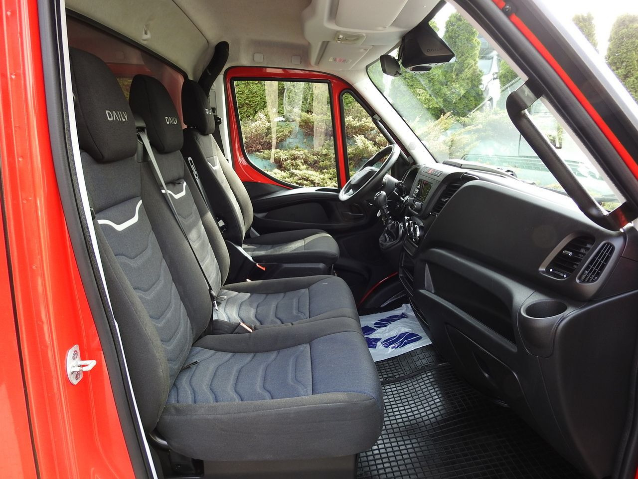 Curtain side van IVECO DAILY 35S18 TARPAULIN 10 PALLETS WEBASTO CRUISE CONTROL LED LIGHTS AIR CONDITIONING  180HP: picture 41
