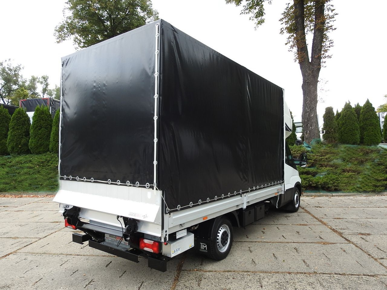 IVECO DAILY 35S18 TARPAULIN LIFT 8 PALLETS CRUISE CONTROL AIR CONDITIONING 180HP - Curtain side van: picture 3 IVECO DAILY 35S18 TARPAULIN LIFT 8 PALLETS CRUISE CONTROL AIR CONDITIONING 180HP - Curtain side van: picture 3