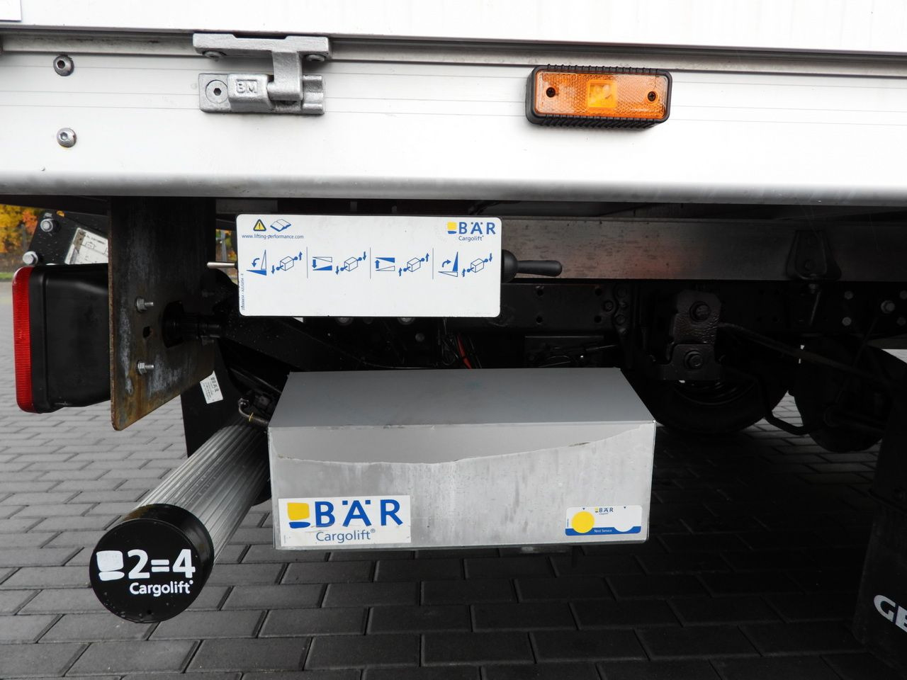 Curtain side van IVECO DAILY 35S18 TARPAULIN LIFT 8 PALLETS WEBASTO CRUISE CONTROL AIR CONDITIONING  180HP: picture 23