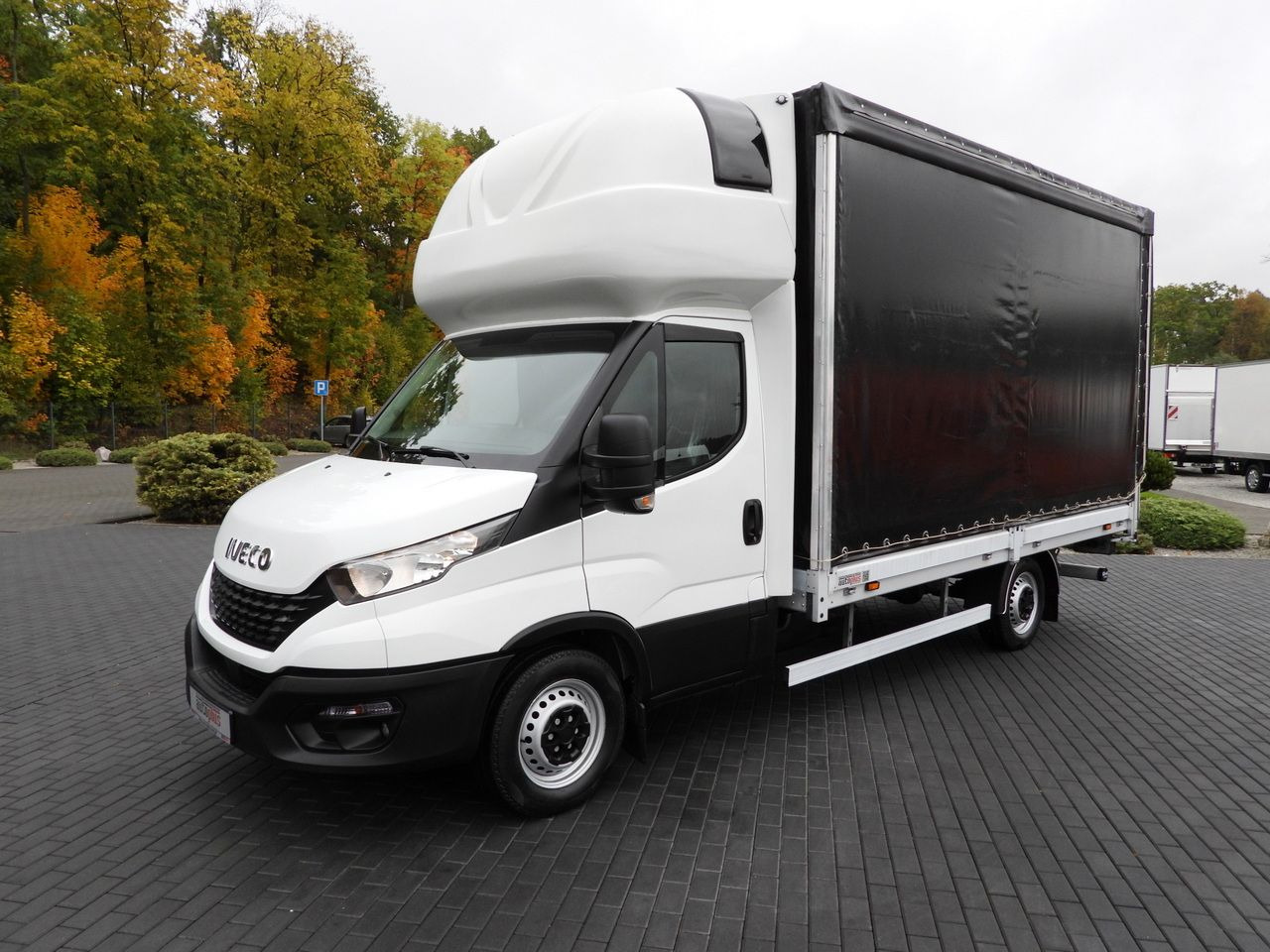 Curtain side van IVECO DAILY 35S18 TARPAULIN LIFT 8 PALLETS WEBASTO CRUISE CONTROL AIR CONDITIONING  180HP: picture 19