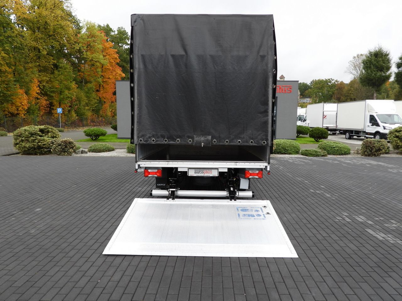 Curtain side van IVECO DAILY 35S18 TARPAULIN LIFT 8 PALLETS WEBASTO CRUISE CONTROL AIR CONDITIONING  180HP: picture 11