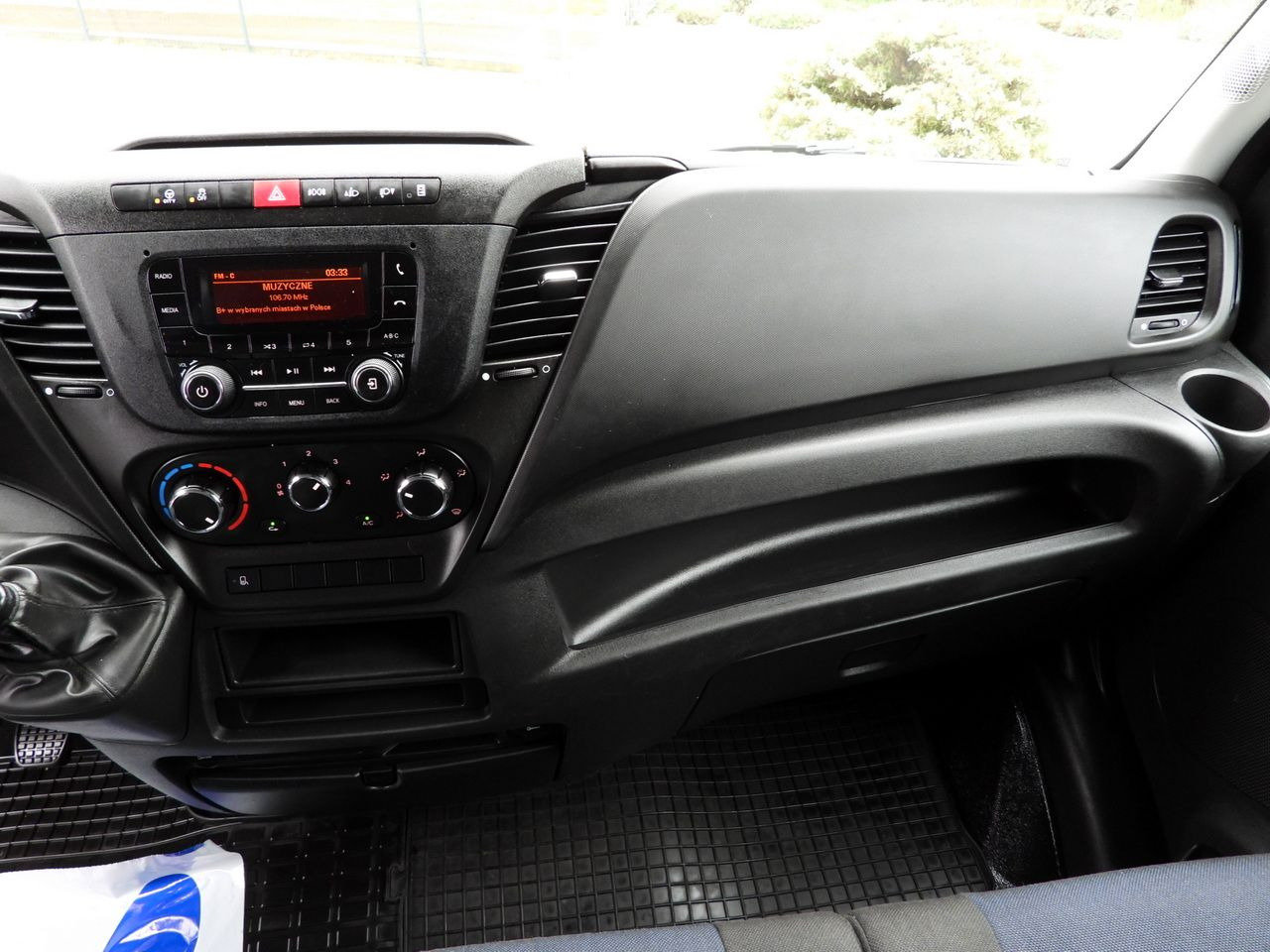 Curtain side van IVECO DAILY 35S18 TARPAULIN LIFT 8 PALLETS WEBASTO CRUISE CONTROL AIR CONDITIONING  180HP: picture 37