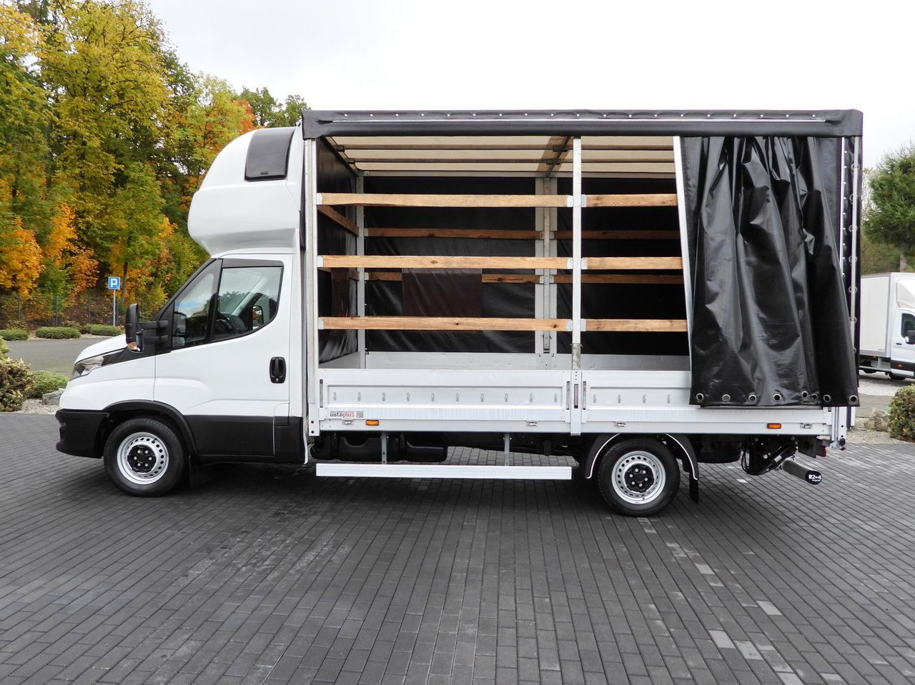 Curtain side van IVECO DAILY 35S18 TARPAULIN LIFT 8 PALLETS WEBASTO CRUISE CONTROL AIR CONDITIONING  180HP: picture 8