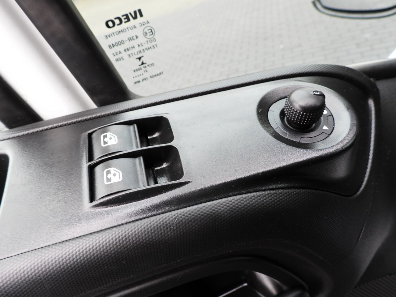 Curtain side van IVECO DAILY 35S18 TARPAULIN LIFT 8 PALLETS WEBASTO CRUISE CONTROL AIR CONDITIONING  180HP: picture 30