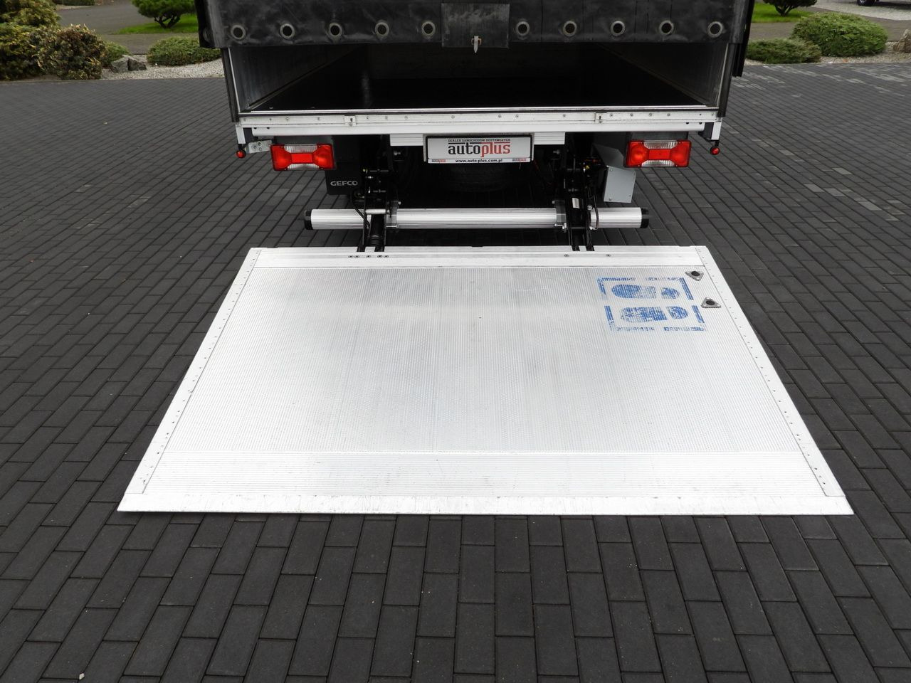 Curtain side van IVECO DAILY 35S18 TARPAULIN LIFT 8 PALLETS WEBASTO CRUISE CONTROL AIR CONDITIONING  180HP: picture 24