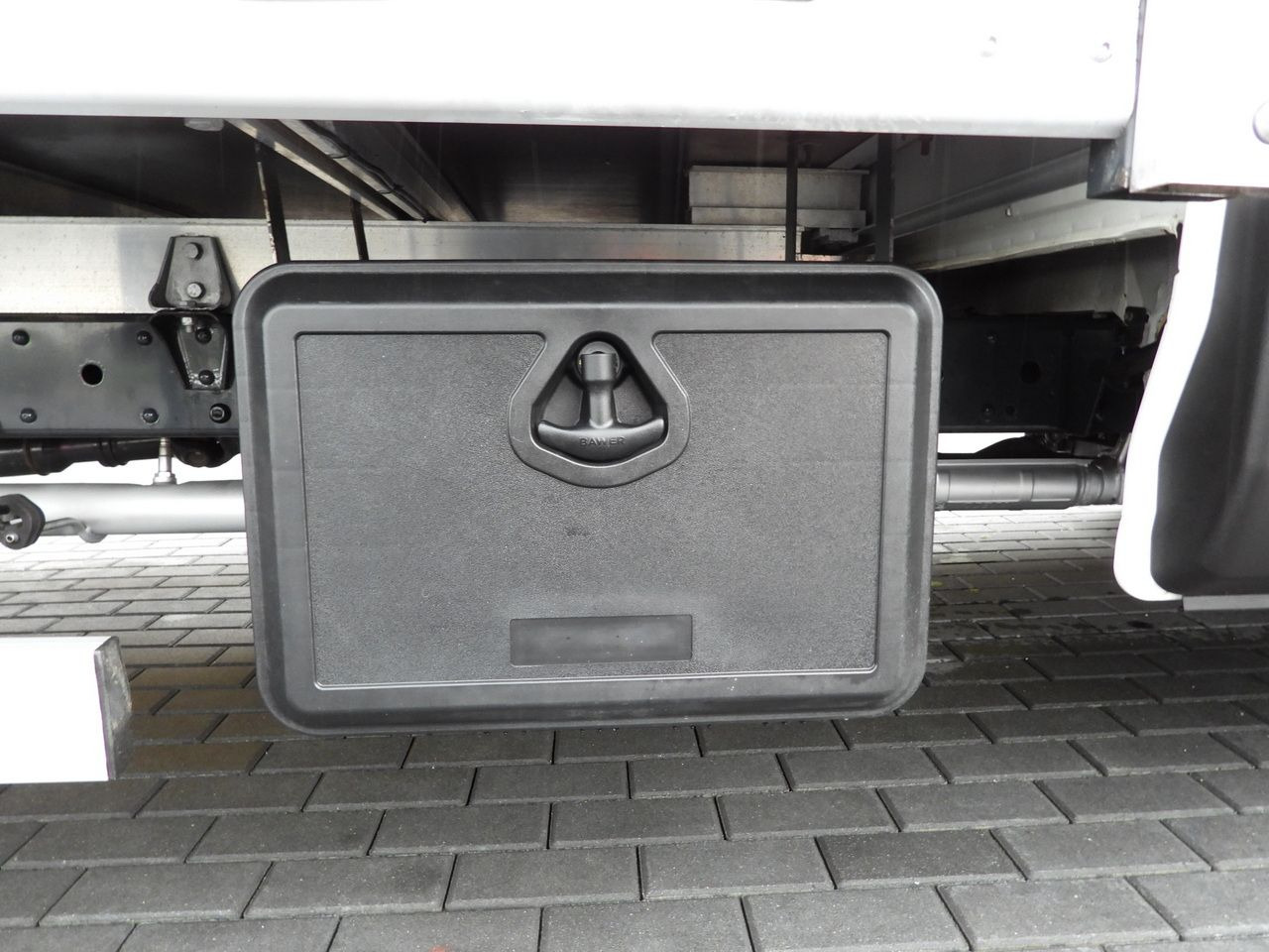 Curtain side van IVECO DAILY 35S18 TARPAULIN LIFT 8 PALLETS WEBASTO CRUISE CONTROL AIR CONDITIONING  180HP: picture 25