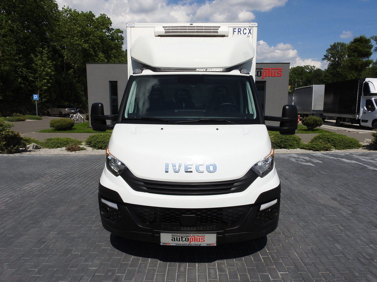 IVECO DAILY 50C15 REGRIGERATOR BOX -5*C POWER SUPPLY 230V AIR CONDITIONING TWIN WHEELS 150HP - Refrigerated van: picture 5 IVECO DAILY 50C15 REGRIGERATOR BOX -5*C POWER SUPPLY 230V AIR CONDITIONING TWIN WHEELS 150HP - Refrigerated van: picture 5