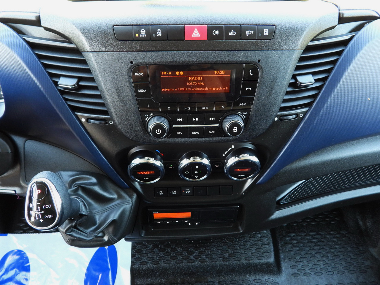 Box van IVECO DAILY 72C18 LIFT 14 PALLETS CRUISE CONTROL PNEUMATICS AUTOMATIC TRANSMISSION HI-MATIC TWIN WHEELS AIR CONDITIONING  180HP: picture 39