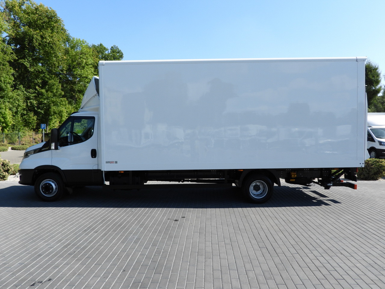 Box van IVECO DAILY 72C18 LIFT 14 PALLETS CRUISE CONTROL PNEUMATICS AUTOMATIC TRANSMISSION HI-MATIC TWIN WHEELS AIR CONDITIONING  180HP: picture 8