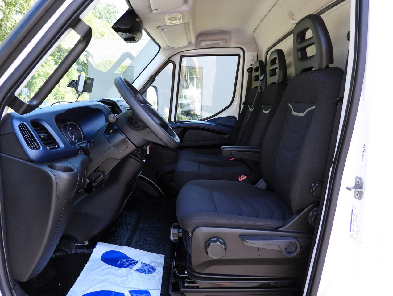 Box van IVECO DAILY 72C18 LIFT 14 PALLETS CRUISE CONTROL PNEUMATICS AUTOMATIC TRANSMISSION HI-MATIC TWIN WHEELS AIR CONDITIONING  180HP: picture 29