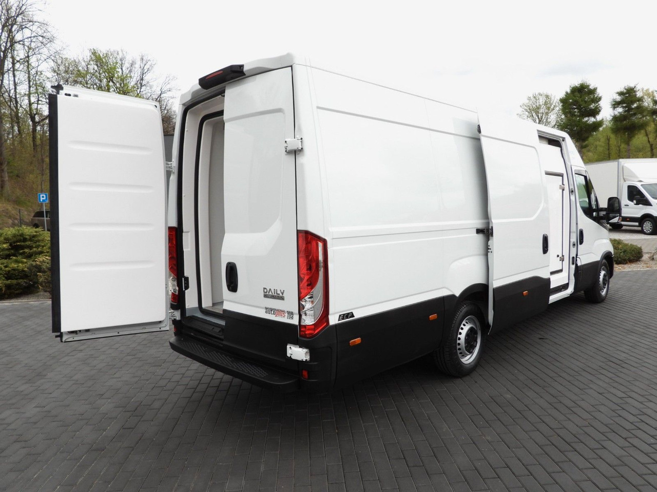 Iveco DAILY 35S14 KÜHLKASTENWAGEN -5*C STROMVERSORGUNG - Refrigerated van: picture 3 Iveco DAILY 35S14 KÜHLKASTENWAGEN -5*C STROMVERSORGUNG - Refrigerated van: picture 3