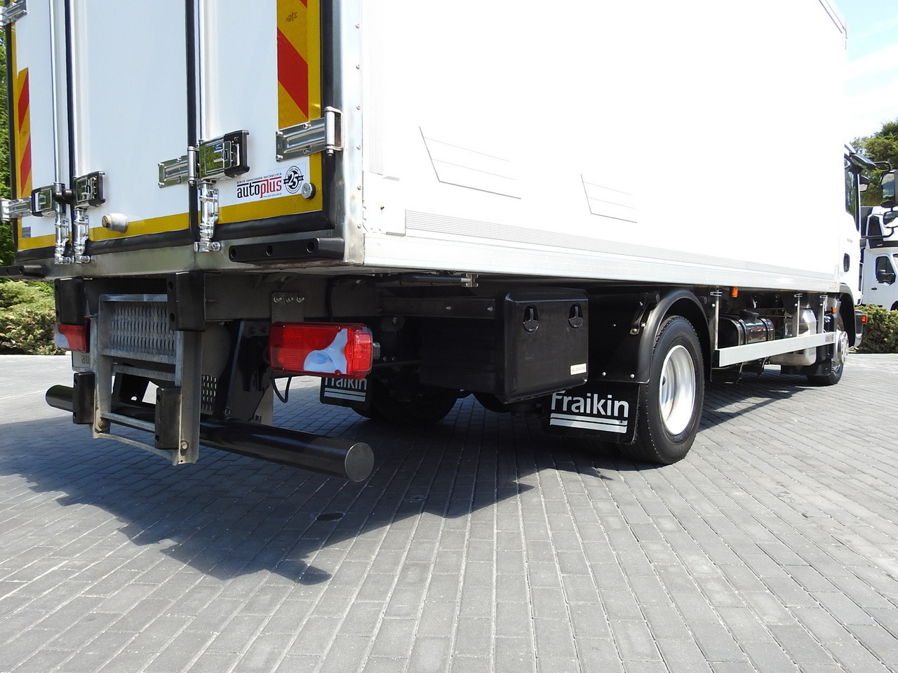 Refrigerator truck MAN TGL 10.180 REGRIGERATOR BOX -20*C 11 PALLETS POWER SUPPLY 230V AIR CONDITIONING PNEUMATICS TWIN WHEELS  180HP: picture 29
