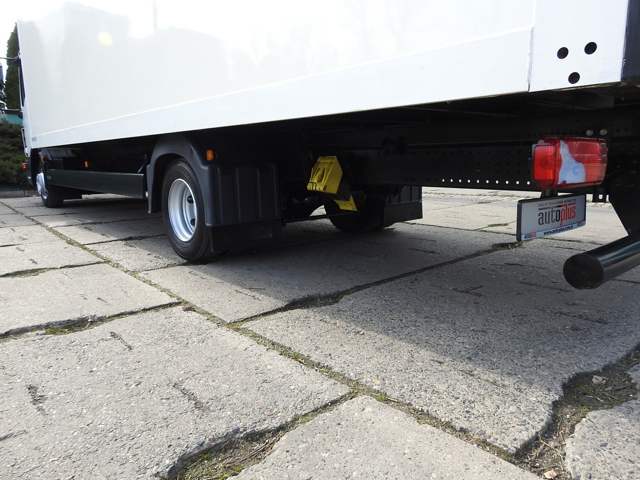 Box van MAN TGL 8.18 BOX 16 PALLETS CRUISE CONTROL TWIN WHEELS  180HP: picture 16