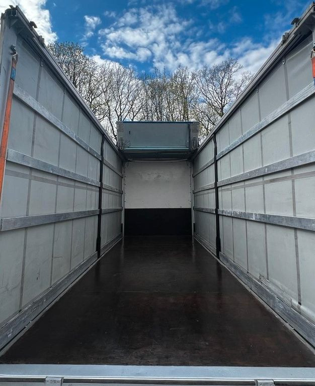 Curtainsider truck MAN TGM PRITSCHE PLANE 18 PALETTEN AUFZUG: picture 15