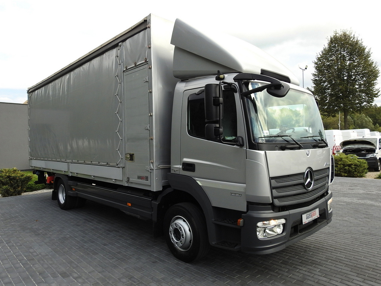 MERCEDES ATEGO 1221 TARPAULIN LIFT 16 PALLETS WEBASTO AIR CONDITIONING PNEUMATICS TWIN WHEELS 230HP - Curtain side van: picture 4 MERCEDES ATEGO 1221 TARPAULIN LIFT 16 PALLETS WEBASTO AIR CONDITIONING PNEUMATICS TWIN WHEELS 230HP - Curtain side van: picture 4