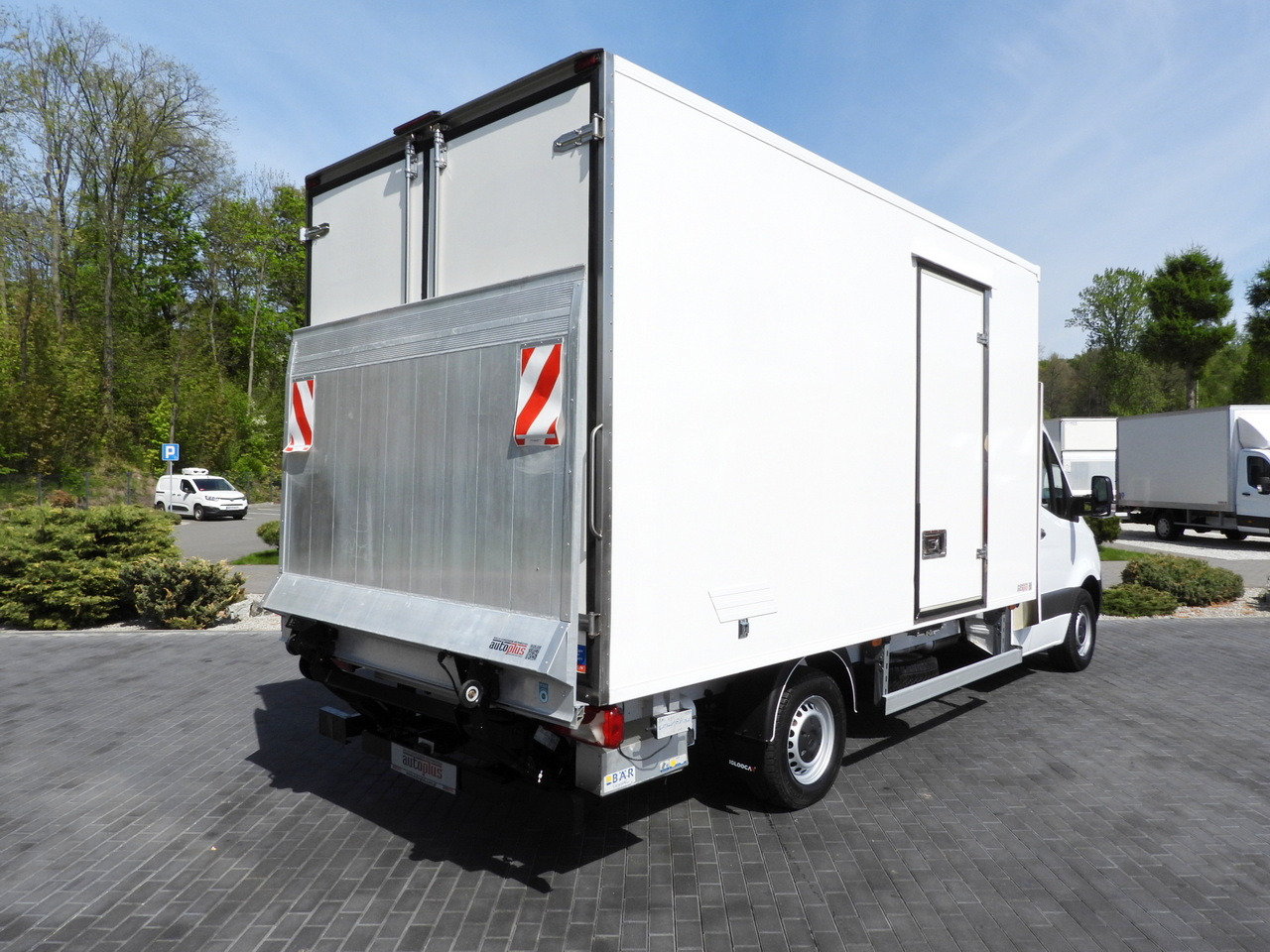 MERCEDES SPRINTER 316 REGRIGERATOR BOX 0*C LIFT 8 PALLETS CRUISE CONTROL PNEUMATICS AIR CONDITIONING 160HP - Refrigerated van: picture 3 MERCEDES SPRINTER 316 REGRIGERATOR BOX 0*C LIFT 8 PALLETS CRUISE CONTROL PNEUMATICS AIR CONDITIONING 160HP - Refrigerated van: picture 3