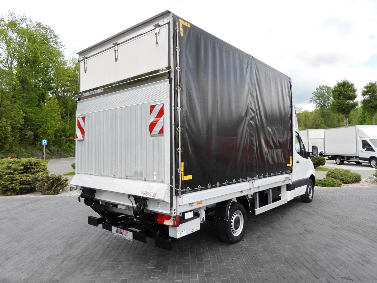 MERCEDES SPRINTER 316 TARPAULIN LIFT 8 PALLETS WEBASTO CRUISE CONTROL AIR CONDITIONING  160HP - Curtain side van: picture 3 MERCEDES SPRINTER 316 TARPAULIN LIFT 8 PALLETS WEBASTO CRUISE CONTROL AIR CONDITIONING  160HP - Curtain side van: picture 3