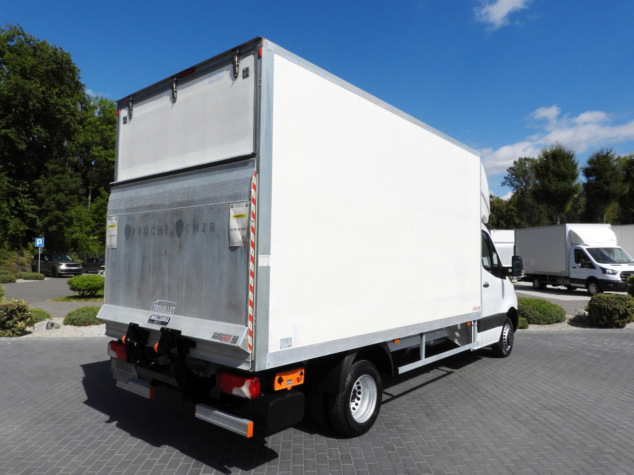 MERCEDES SPRINTER 514 BOX LIFT 8 PALLETS CRUISE CONTROL TWIN WHEELS AIR CONDITIONING 140HP - Box van: picture 3 MERCEDES SPRINTER 514 BOX LIFT 8 PALLETS CRUISE CONTROL TWIN WHEELS AIR CONDITIONING 140HP - Box van: picture 3