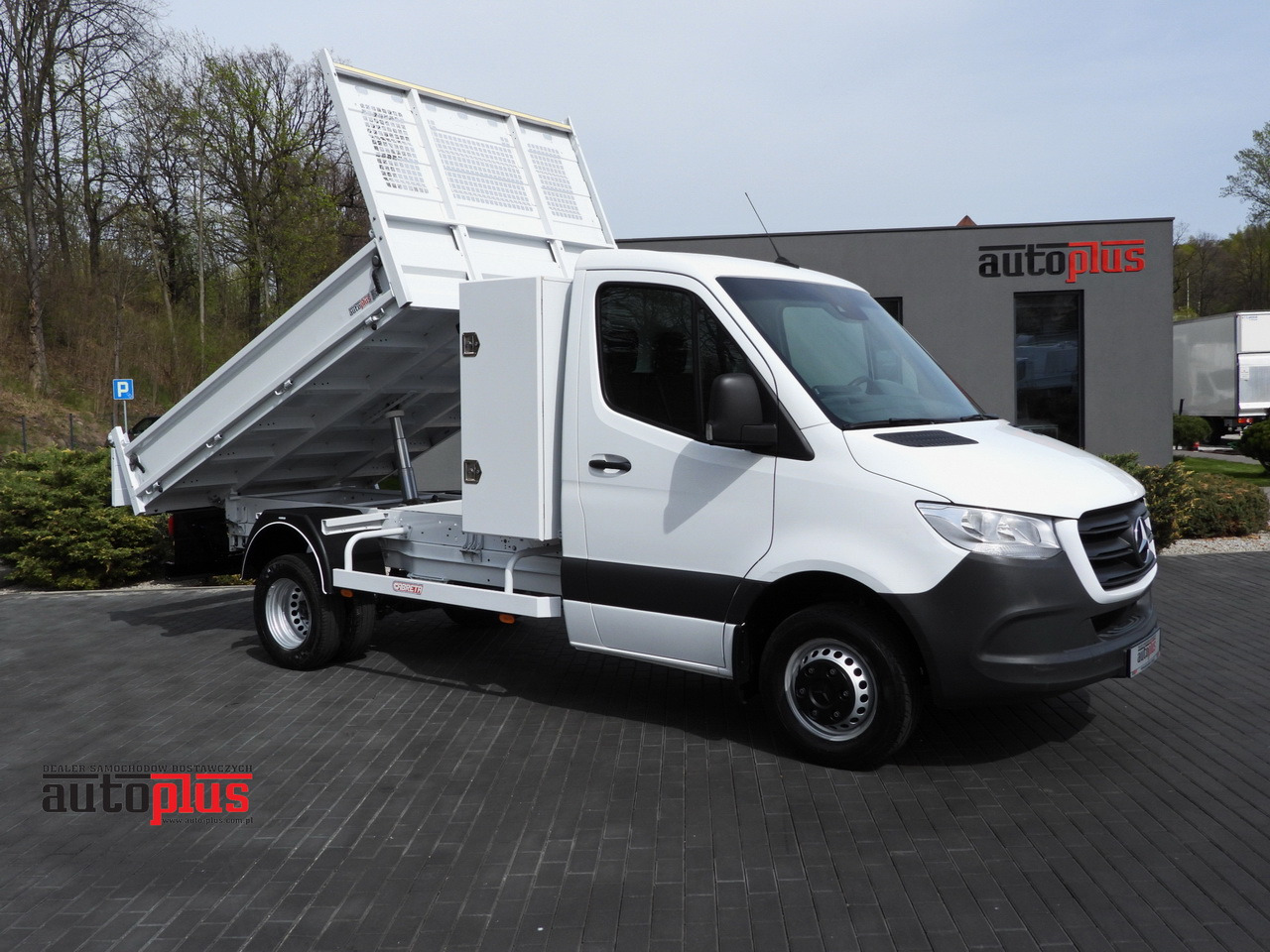 MERCEDES SPRINTER 516 TIPPER CRUISE CONTROL TWIN WHEELS AIR CONDITIONING 160HP - Tipper van: picture 1 MERCEDES SPRINTER 516 TIPPER CRUISE CONTROL TWIN WHEELS AIR CONDITIONING 160HP - Tipper van: picture 1